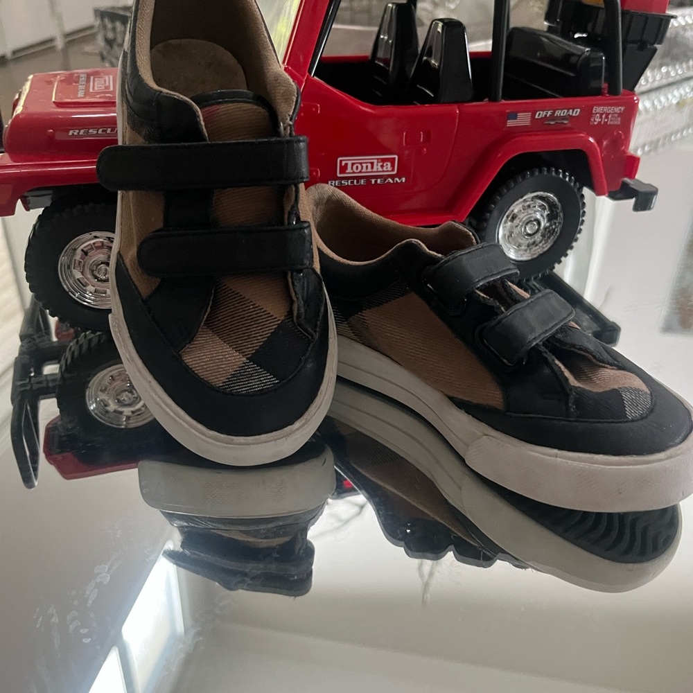 Burberry Black and Tan Kids Velcro Sneakers